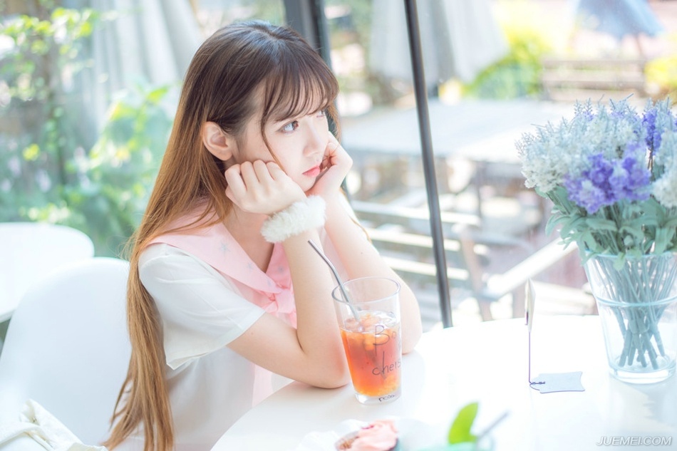 这个世界真是乱了套：说真话的人卑琐的像个小人，而说假话的人一本正经的像个君子。